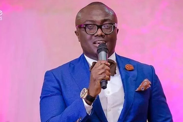 Read more about the article Dedicate funds to promote Ghana music – Bola Ray charges Gov’t